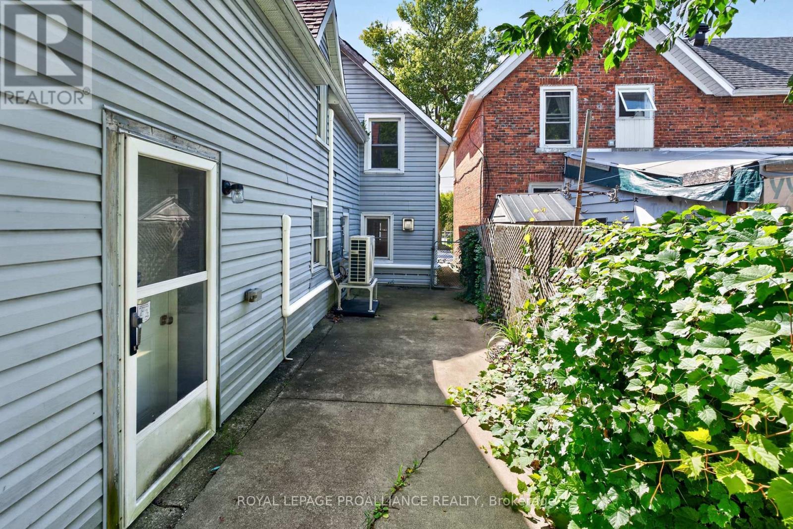79 Wall Street, Brockville, Ontario  K6V 4S4 - Photo 3 - X13793606