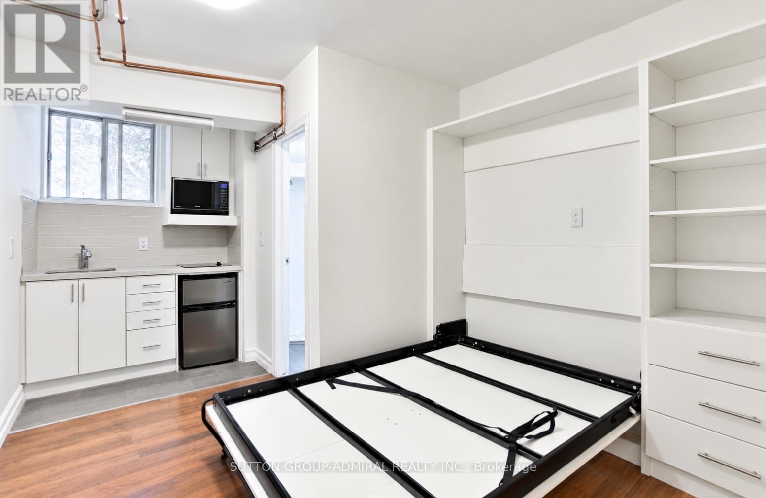 19 - 915 St Clair Avenue W, Toronto, Ontario  M6C 1C7 - Photo 2 - C13782138
