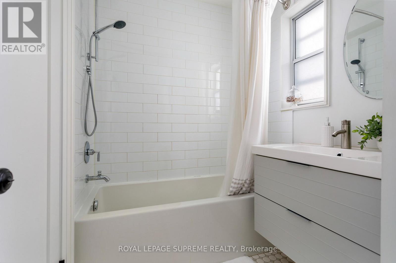 76 Tyrrel Avenue, Toronto, Ontario  M6G 2G4 - Photo 21 - C13793096