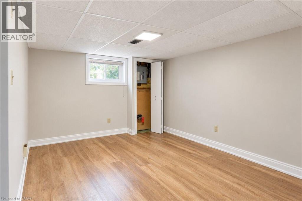 269 Queensdale Avenue E, Hamilton, Ontario  L9A 1L3 - Photo 32 - 40863878