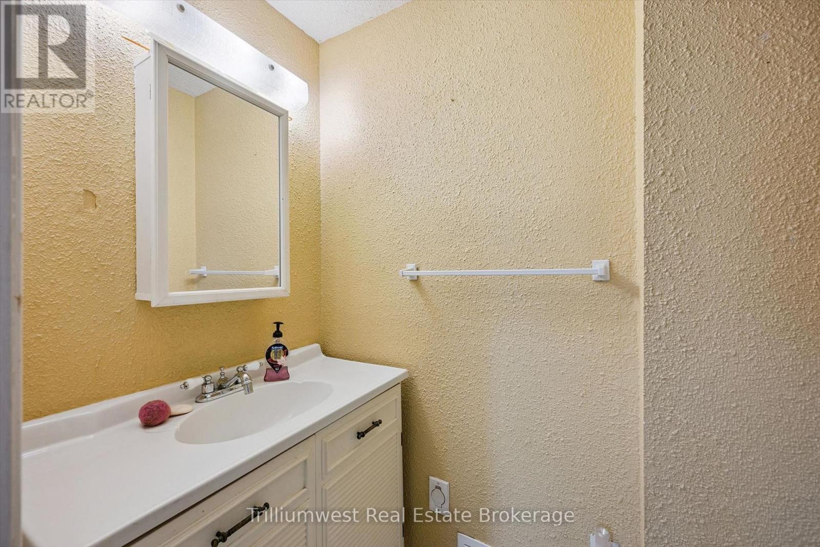 7 Homestead Place, Waterloo, Ontario  N2N 1Z1 - Photo 19 - X13793546