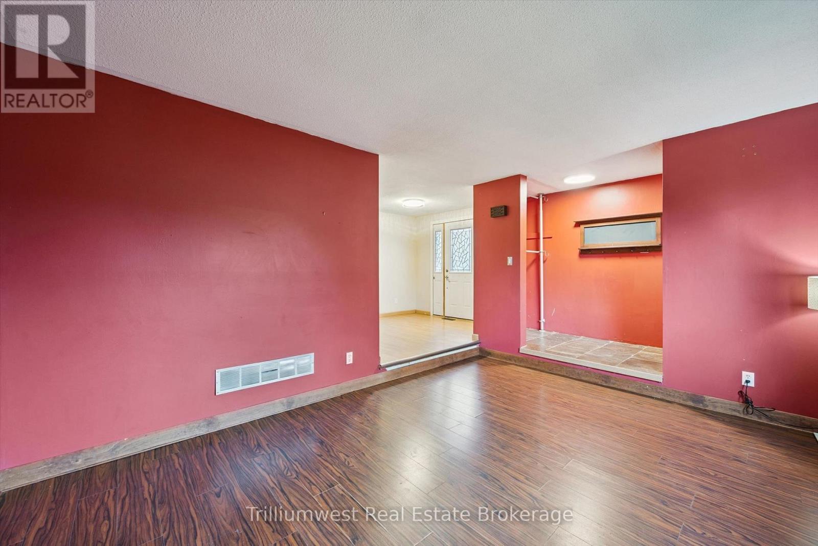 7 Homestead Place, Waterloo, Ontario  N2N 1Z1 - Photo 6 - X13793546