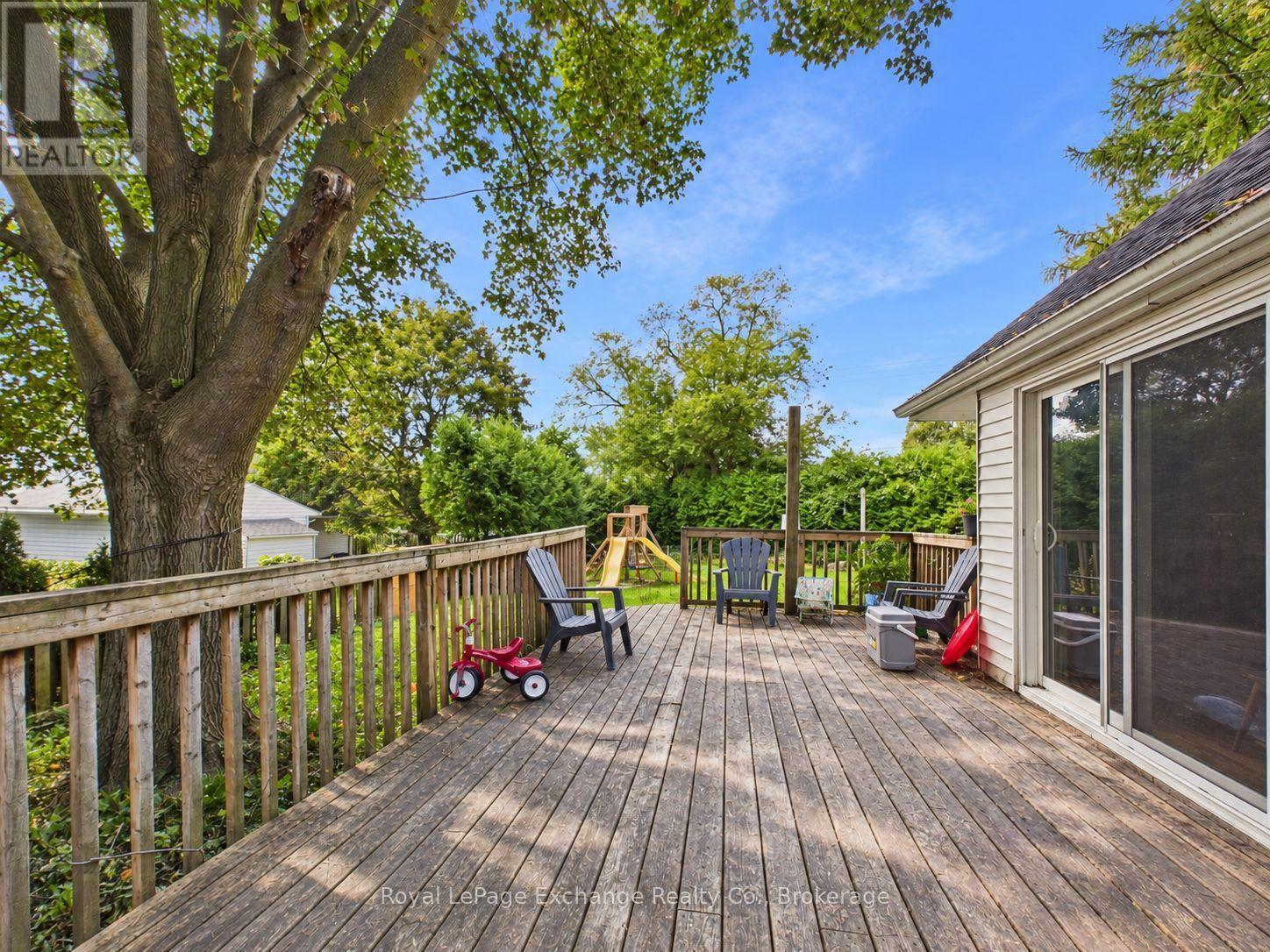 2 Regina Road, Huron East, Ontario  N0M 1L0 - Photo 14 - X13793554
