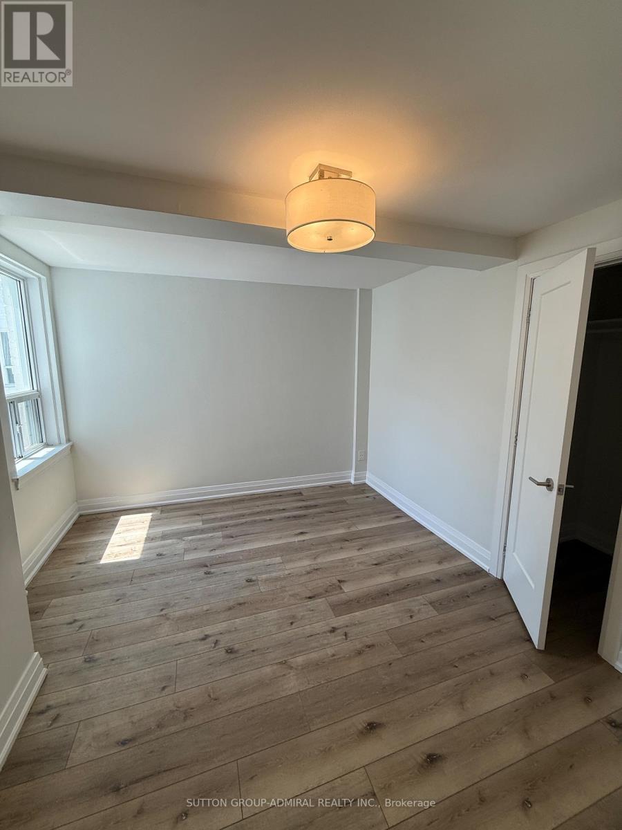 403 - 699 Eglinton Avenue W, Toronto, Ontario  M5N 1C6 - Photo 3 - C13776024