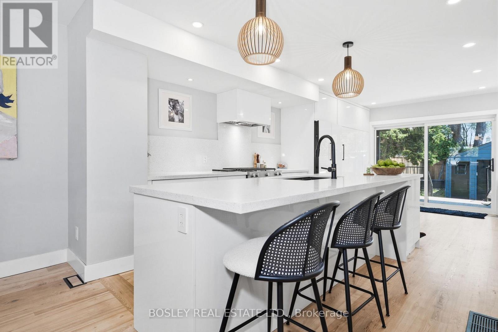 55 Algoma Street, Toronto, Ontario  M8Y 1C4 - Photo 7 - W13784776