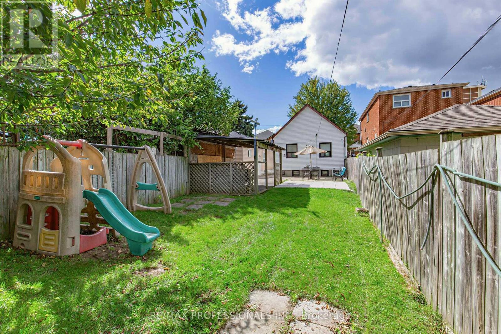 429 Gilbert Avenue, Toronto, Ontario M6E 4X2 - Photo 28 - W13792192
