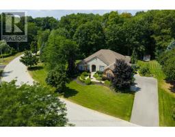 32 PARKSHORE PLACE, Hamilton, Ontario