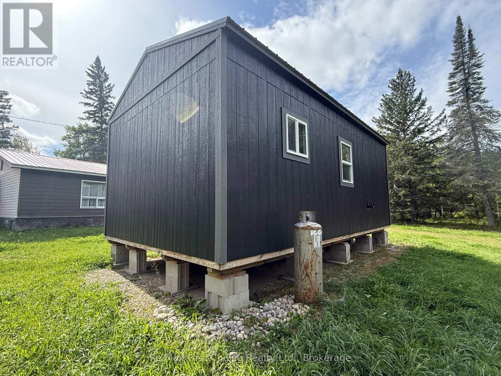 1015 Quibell Road, Kenora Remote Area, Ontario  P0V 2V0 - Photo 2 - X13784694