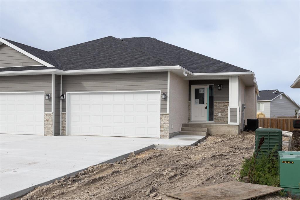 118 Sterling Crescent, Steinbach, Manitoba  R5G 3A5 - Photo 1 - 202622540