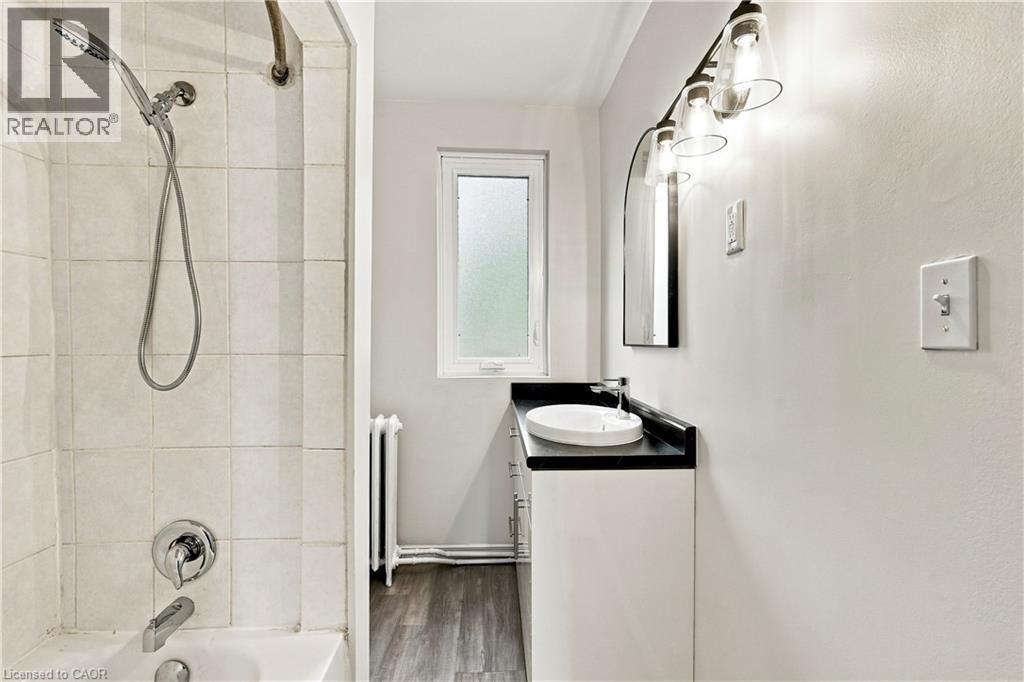 256 Bay Street N, Hamilton, Ontario  L8L 1M3 - Photo 9 - 40860396