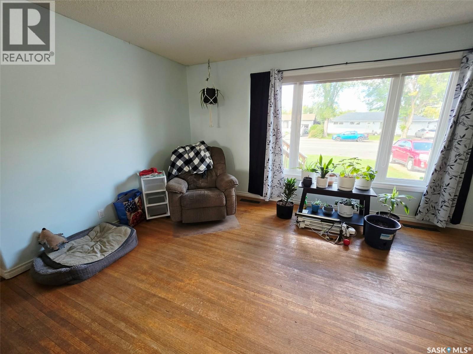 1139 Broadview Road, Esterhazy, Saskatchewan  S0A 0X0 - Photo 4 - SK048617