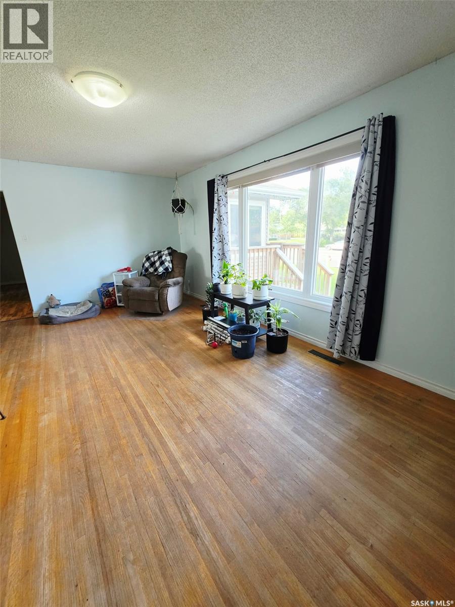 1139 Broadview Road, Esterhazy, Saskatchewan  S0A 0X0 - Photo 5 - SK048617