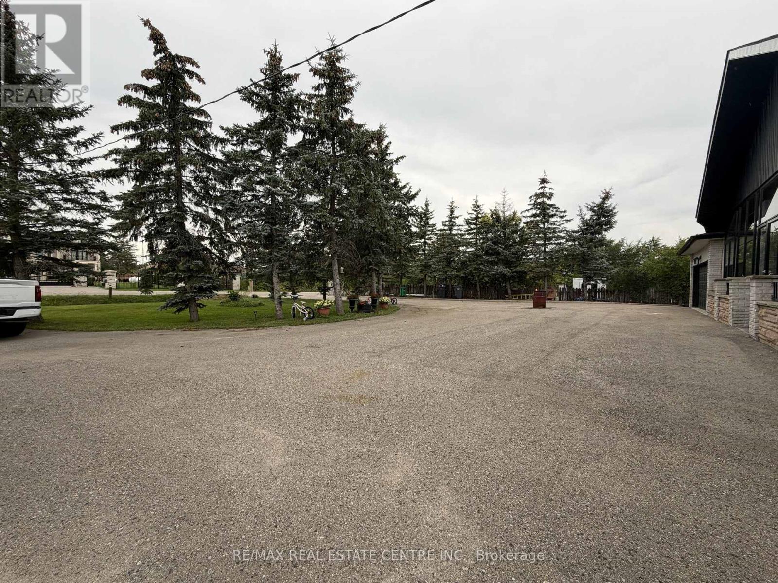 13199 Centreville Creek Road, Caledon, Ontario  L7C 3B8 - Photo 5 - W13789142
