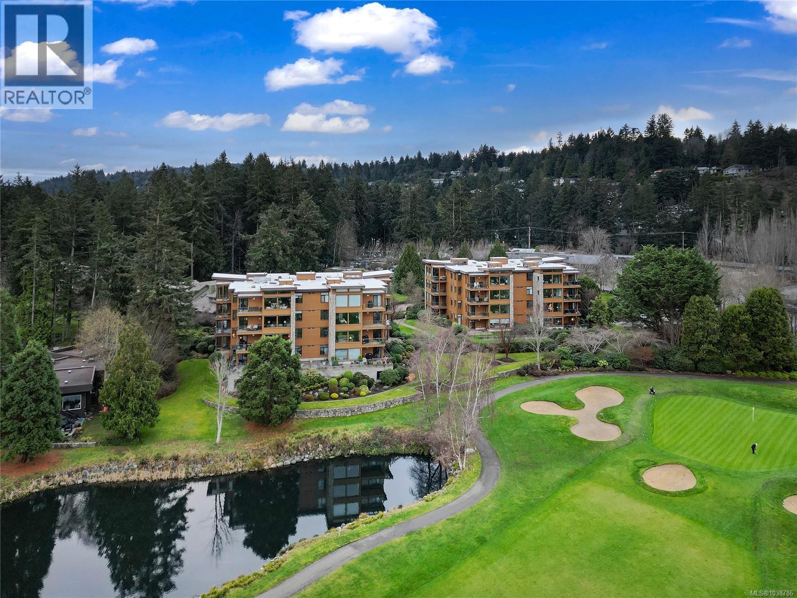 403 5327 Cordova Bay Rd, Saanich, British Columbia  V8Y 2L3 - Photo 1 - 1038786