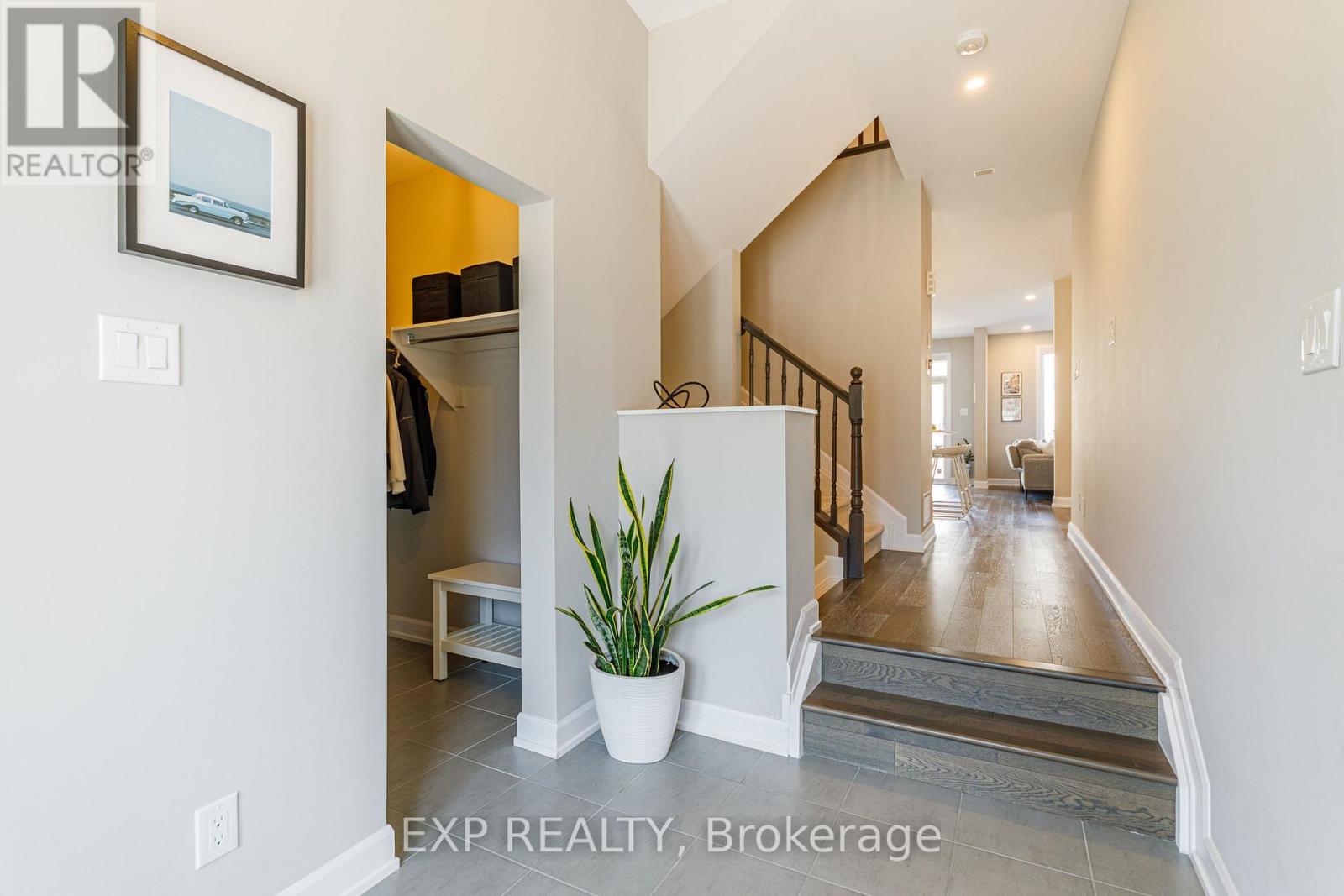 17 Allan Moore Place, Ottawa, Ontario  K2S 2A9 - Photo 2 - X13793840