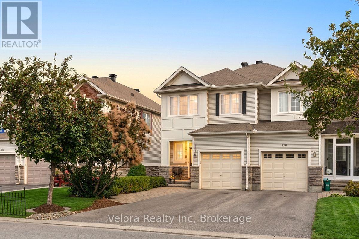 576 Pepperville Crescent, Ottawa, Ontario  K2M 0E6 - Photo 3 - X13793896
