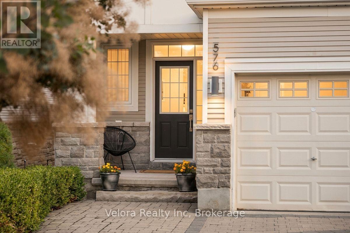 576 Pepperville Crescent, Ottawa, Ontario  K2M 0E6 - Photo 4 - X13793896
