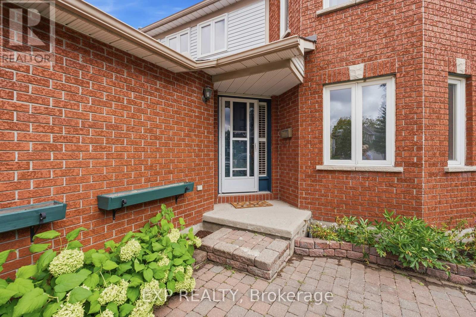 2165 Johnston Road, Ottawa, Ontario  K1G 5K2 - Photo 2 - X13793898