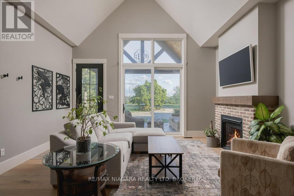 10185 Niagara Parkway, Niagara Falls, Ontario  L2E 6S6 - Photo 37 - X13793752