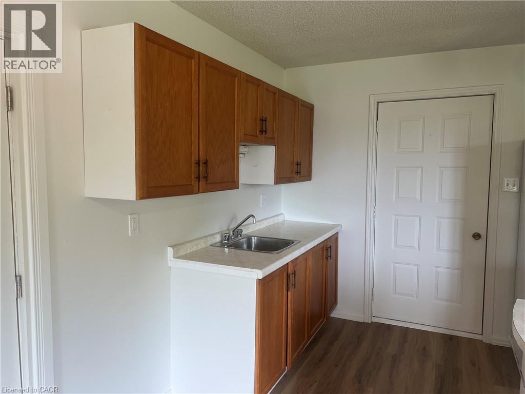 576 Myers Road Unit# C, Cambridge, Ontario  N1R 5S2 - Photo 5 - 40843404