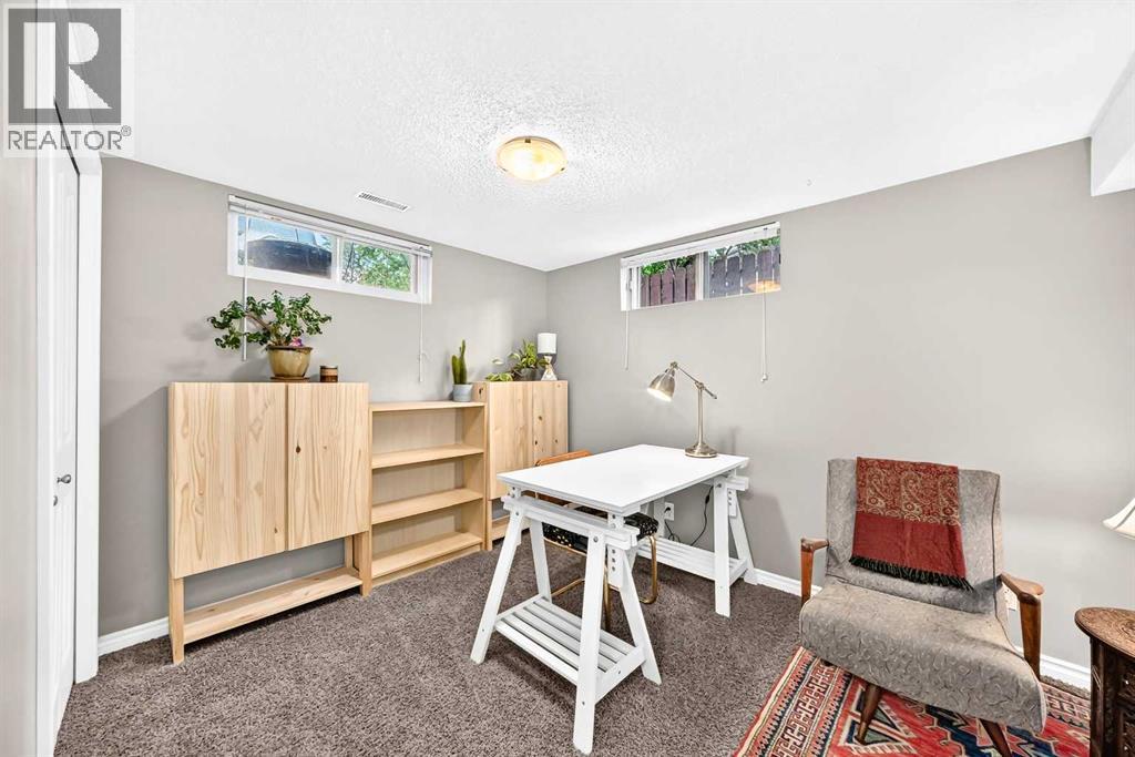 1916 Green Ridge Road SW, Calgary, Alberta  T3E 4B1 - Photo 25 - A2340532