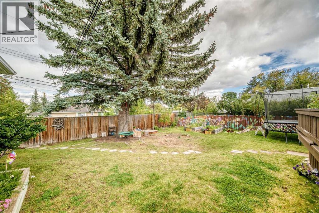 1916 Green Ridge Road SW, Calgary, Alberta  T3E 4B1 - Photo 16 - A2340532