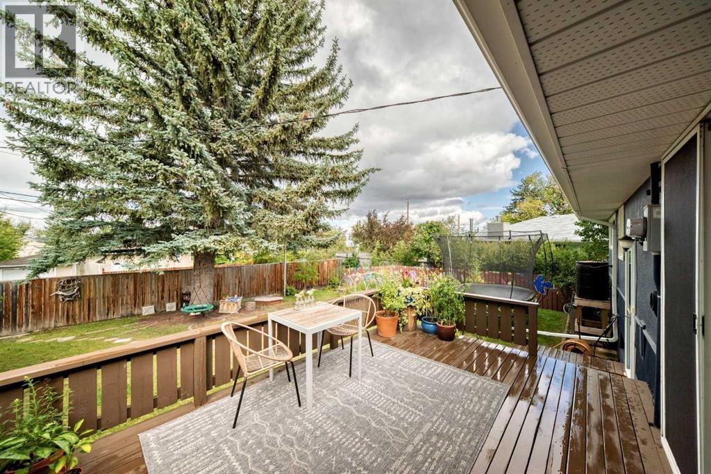 1916 Green Ridge Road SW, Calgary, Alberta  T3E 4B1 - Photo 12 - A2340532