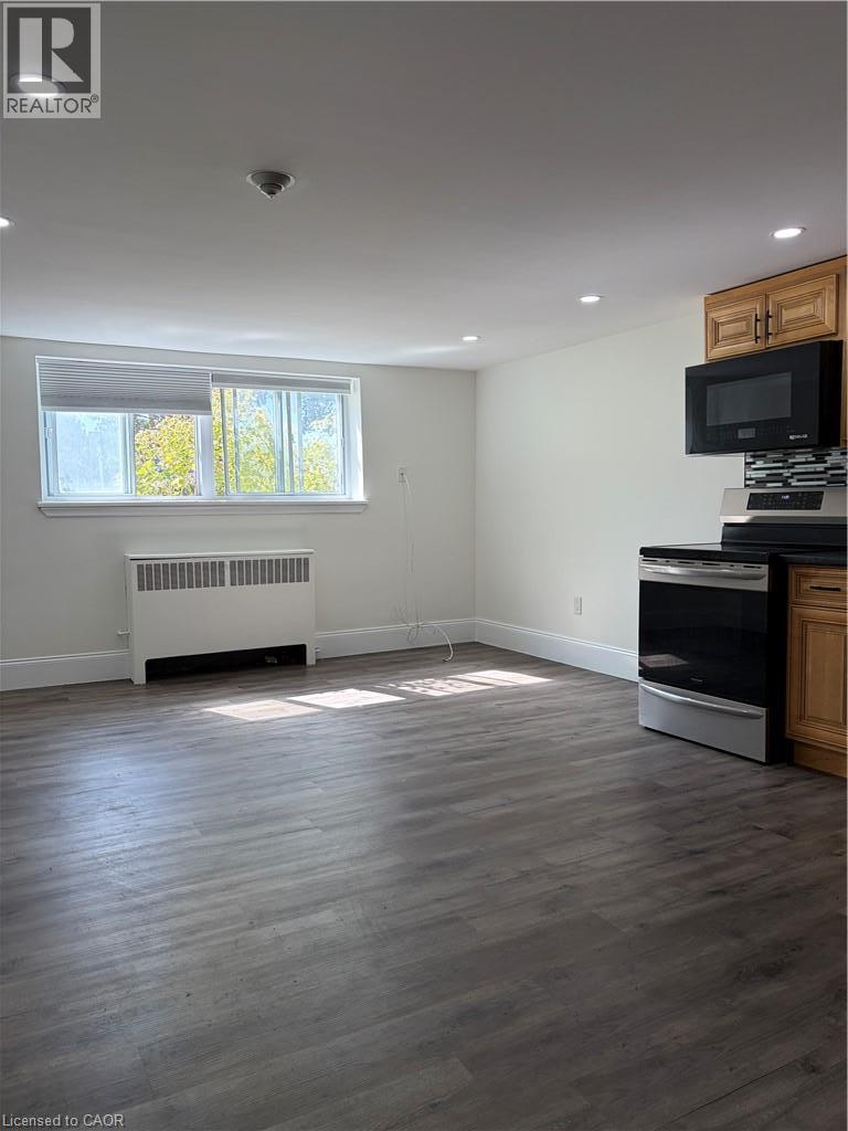 2 Grant Boulevard Unit# 21, Dundas, Ontario  L9H 4L4 - Photo 3 - 40860545