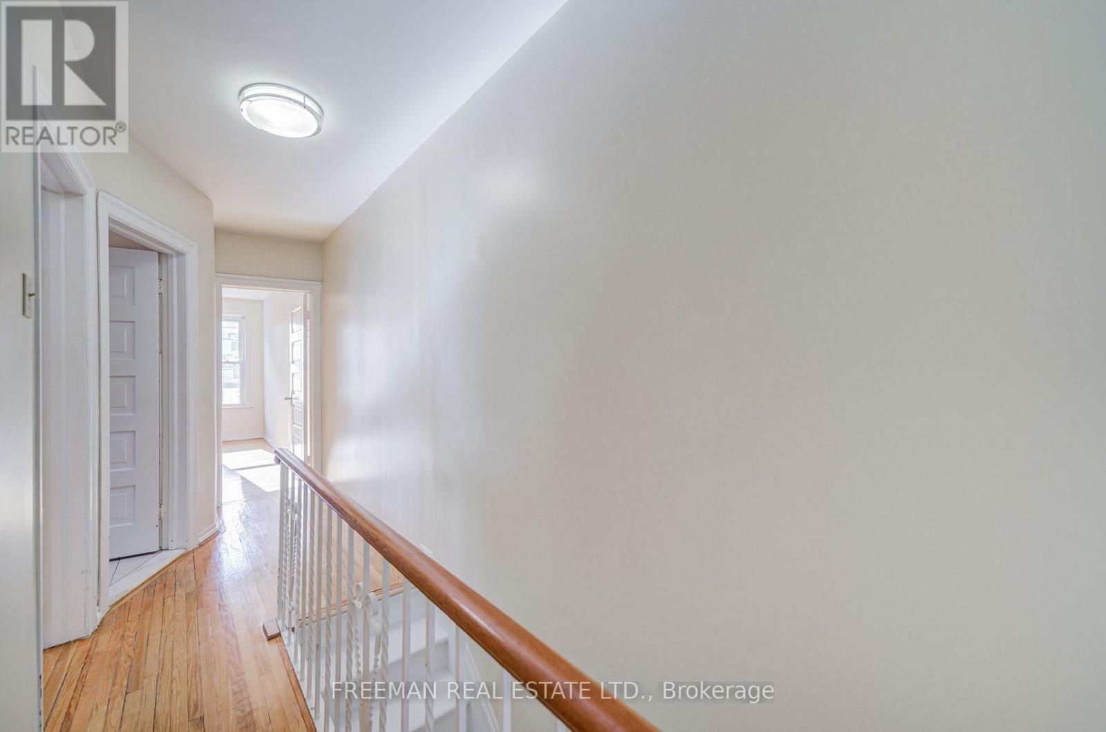 912 Manning Avenue, Toronto, Ontario  M6G 2X4 - Photo 15 - C13793696