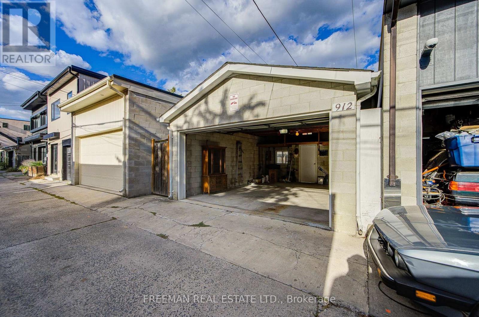 912 Manning Avenue, Toronto, Ontario  M6G 2X4 - Photo 36 - C13793696