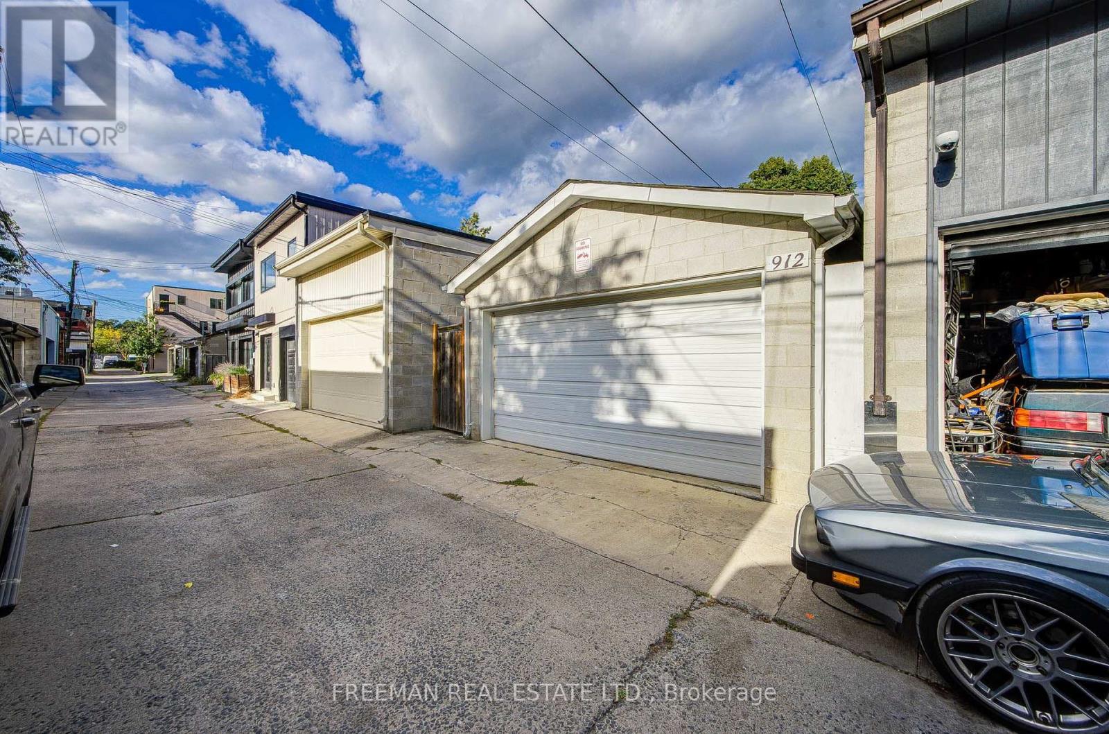 912 Manning Avenue, Toronto, Ontario  M6G 2X4 - Photo 37 - C13793696