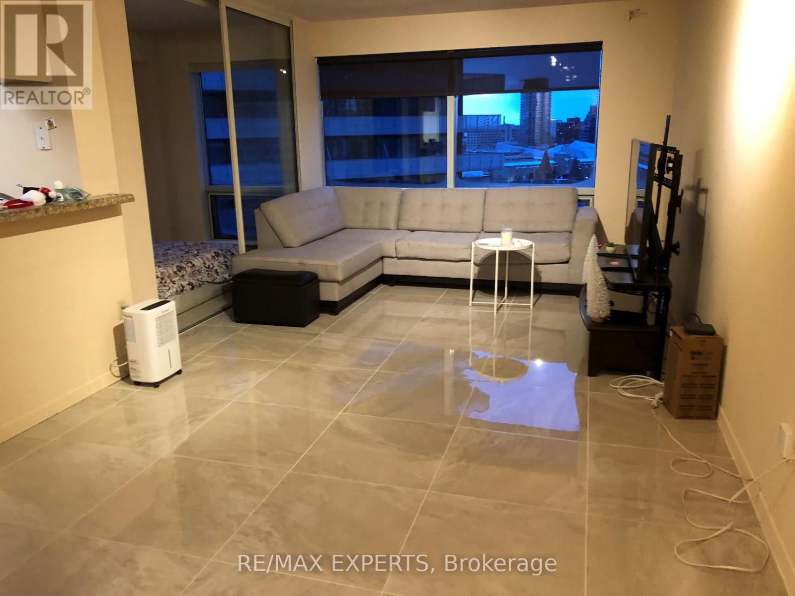 2116 - 1001 Bay Street, Toronto, Ontario  M5S 3A6 - Photo 2 - C13793782