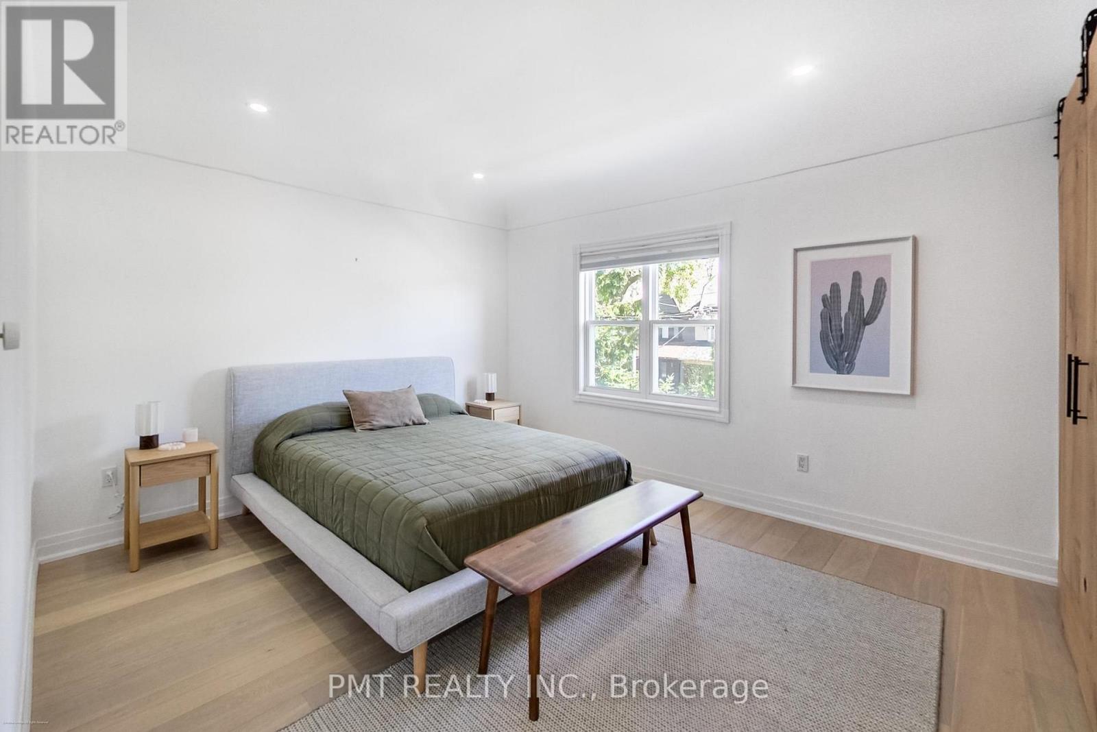 22 Connaught Avenue, Toronto, Ontario  M4L 2V9 - Photo 15 - E13793680