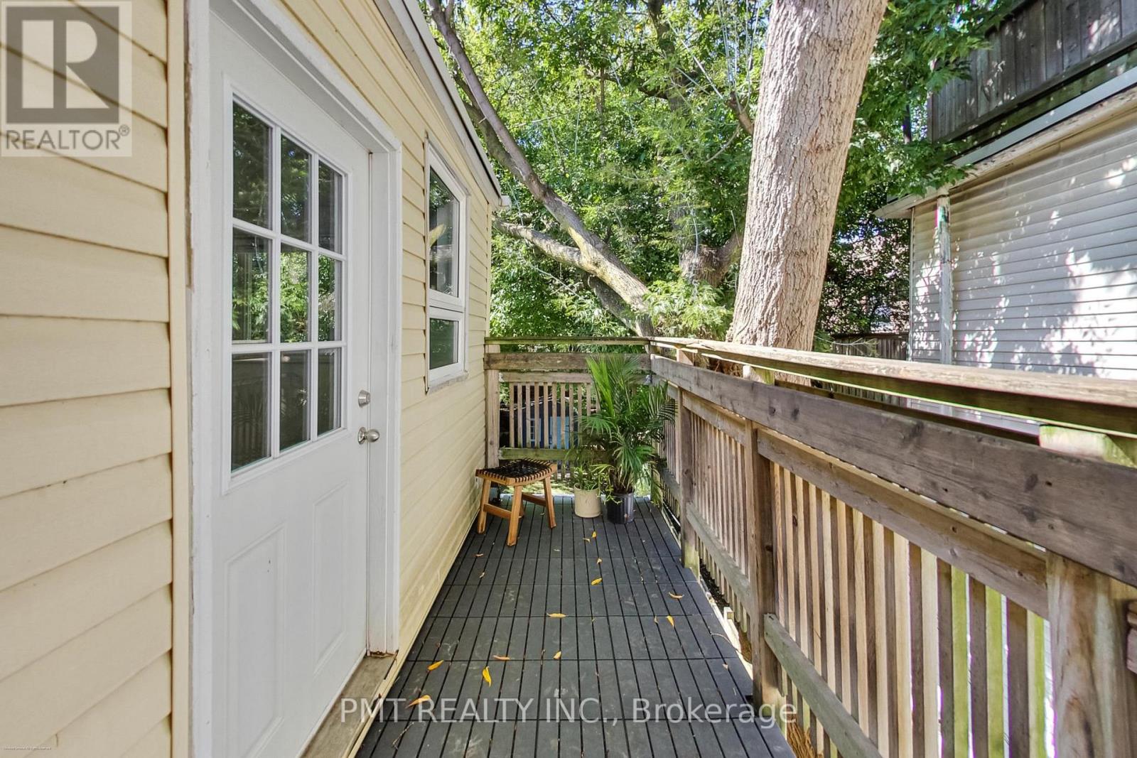 22 Connaught Avenue, Toronto, Ontario  M4L 2V9 - Photo 24 - E13793680