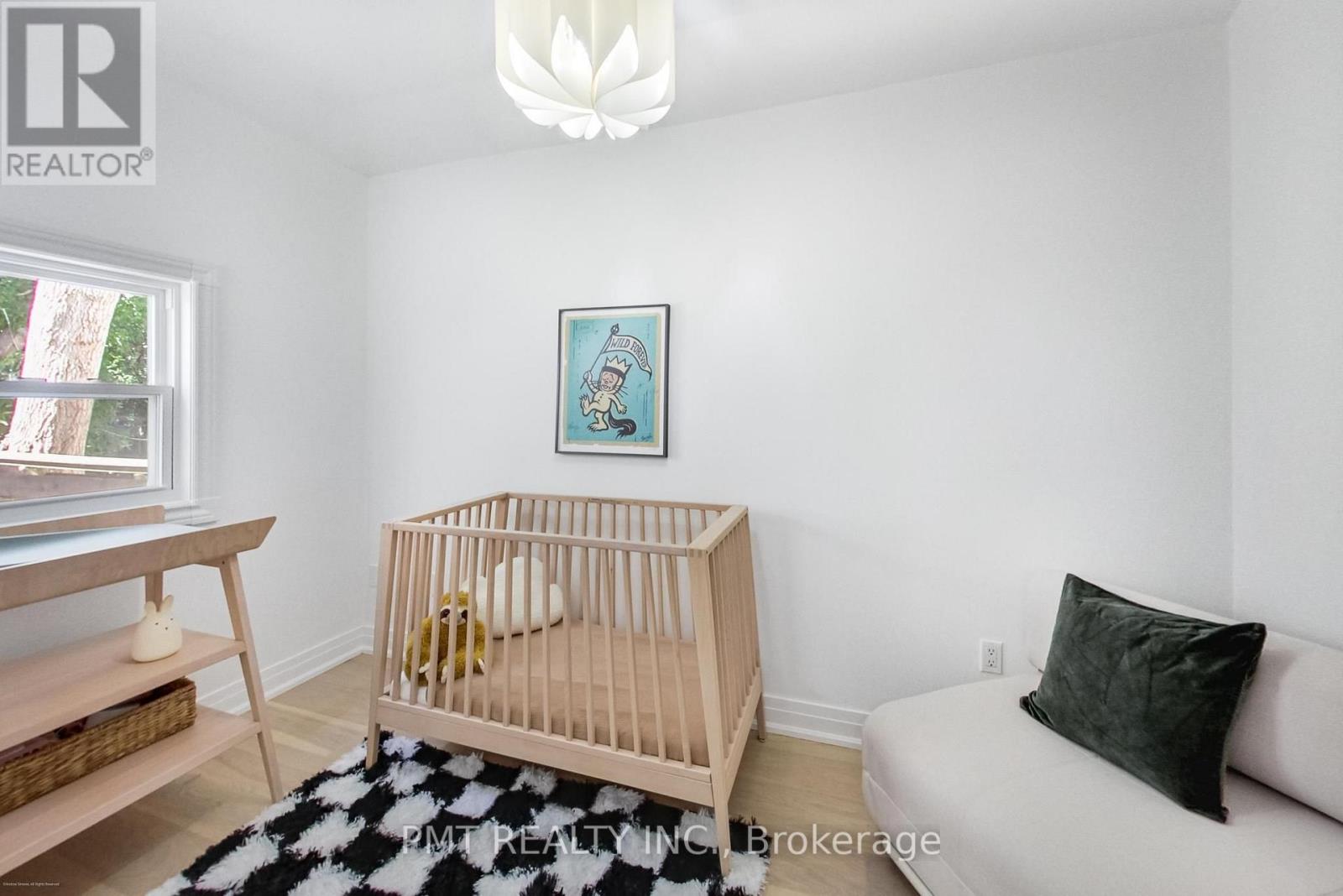 22 Connaught Avenue, Toronto, Ontario  M4L 2V9 - Photo 17 - E13793692