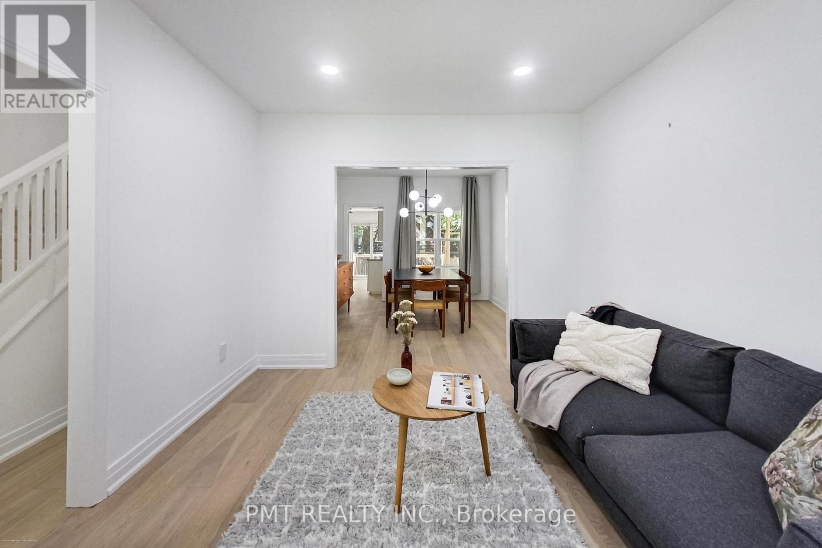 22 Connaught Avenue, Toronto, Ontario  M4L 2V9 - Photo 2 - E13793692