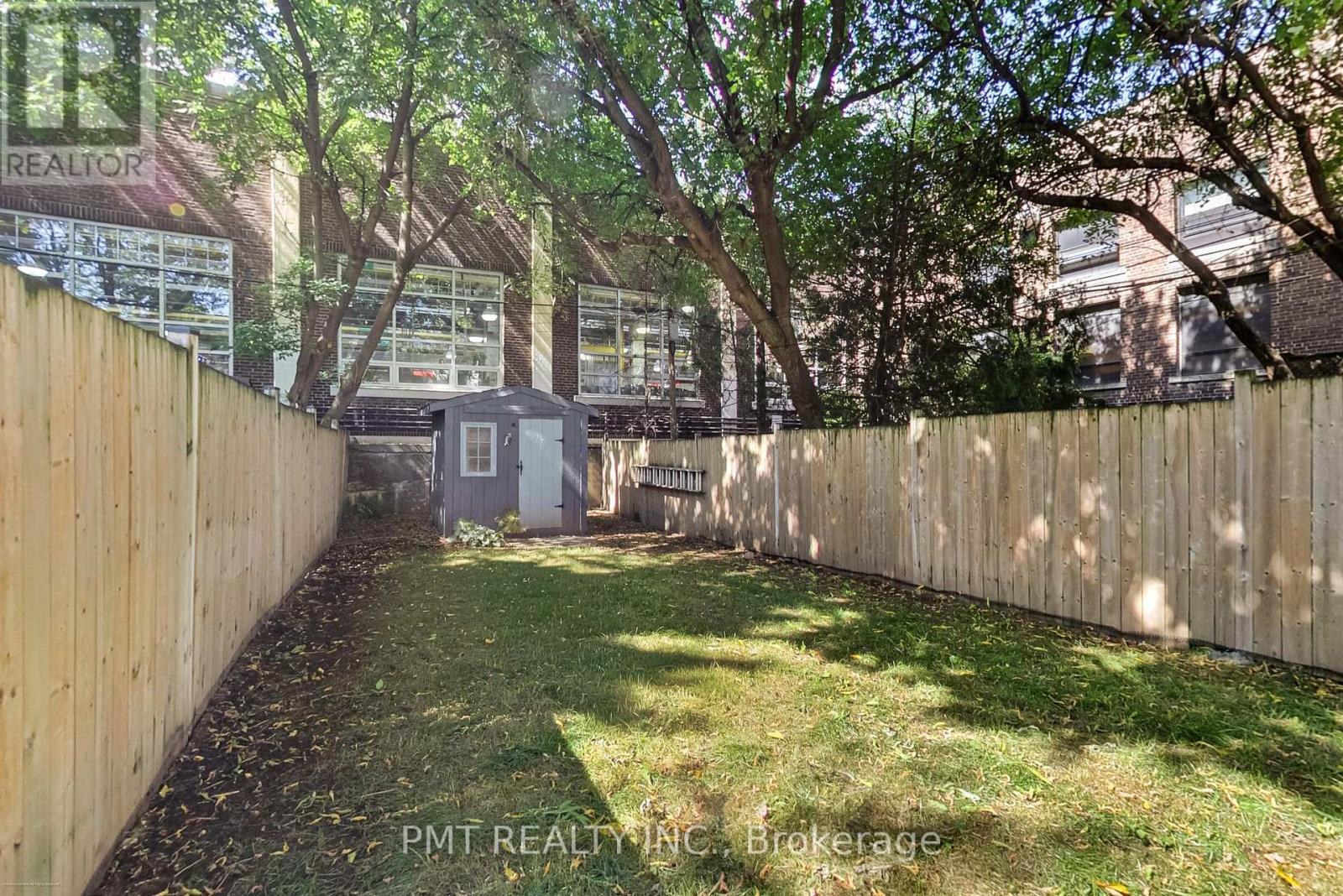 22 Connaught Avenue, Toronto, Ontario  M4L 2V9 - Photo 27 - E13793692