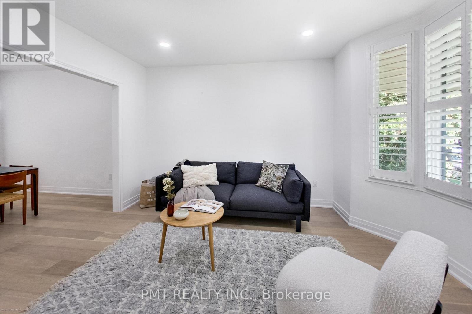 22 Connaught Avenue, Toronto, Ontario  M4L 2V9 - Photo 3 - E13793692