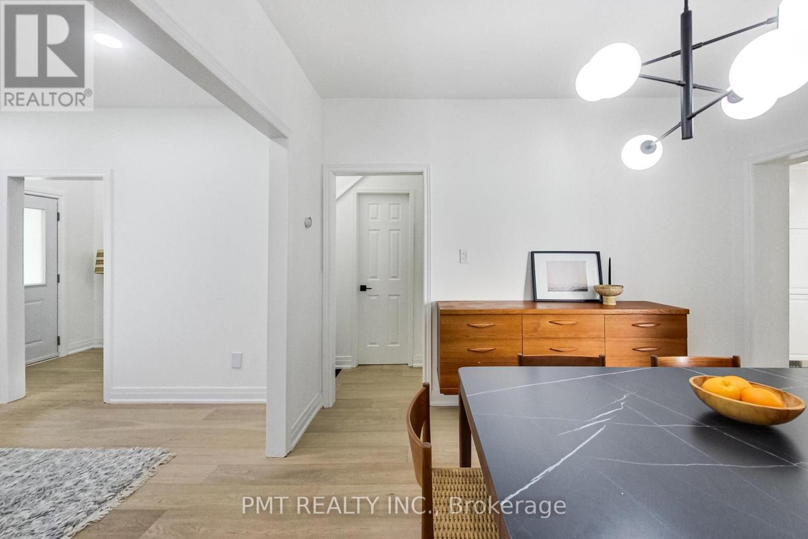 22 Connaught Avenue, Toronto, Ontario  M4L 2V9 - Photo 6 - E13793692