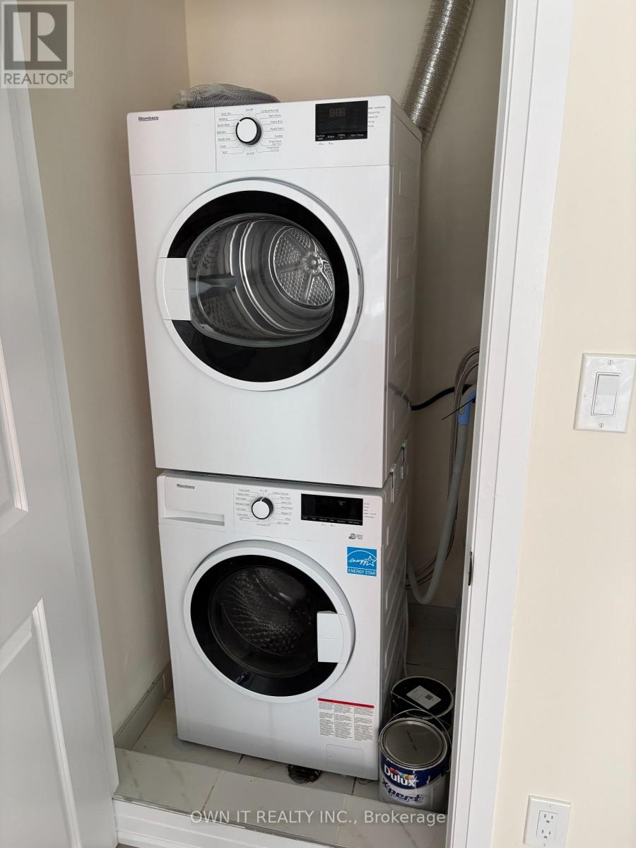 12 - 25 PRIYA LANE Toronto (Malvern) Ontario Canada M1B0E8 5