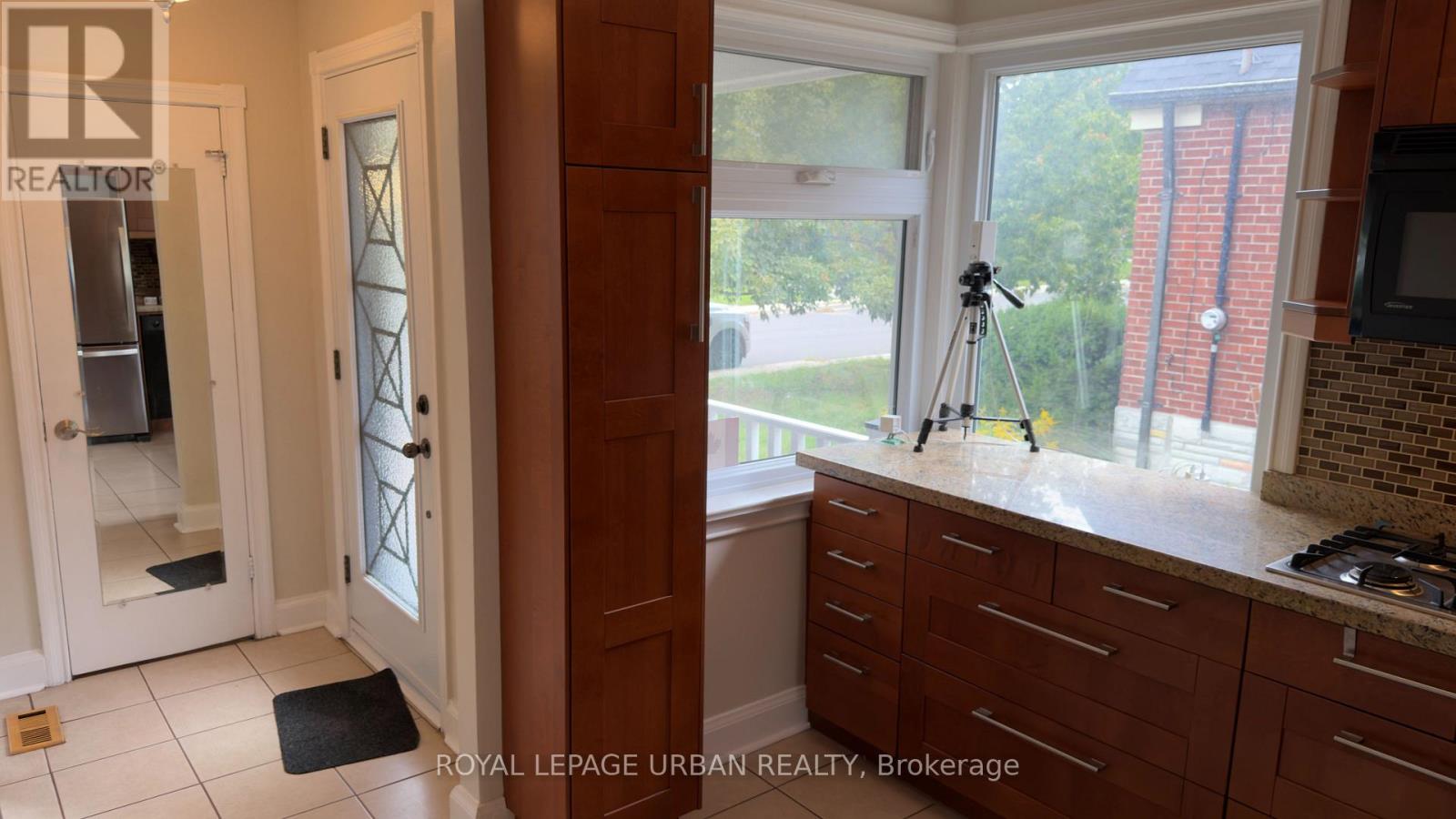 33 Amsterdam Avenue, Toronto (O'connor-Parkview), Ontario  M4B 2B9 - Photo 10 - E13793786