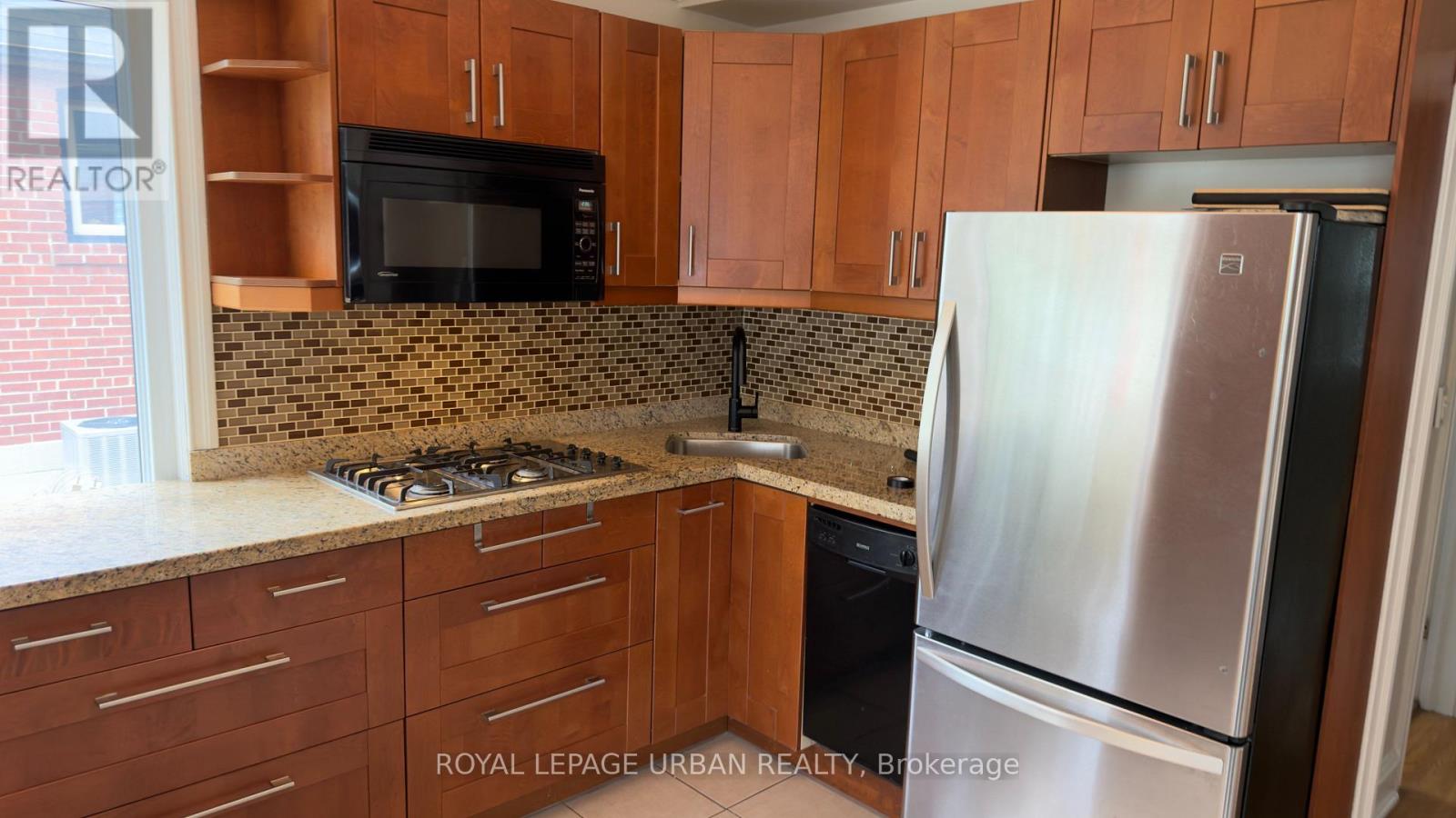33 Amsterdam Avenue, Toronto (O'connor-Parkview), Ontario  M4B 2B9 - Photo 8 - E13793786