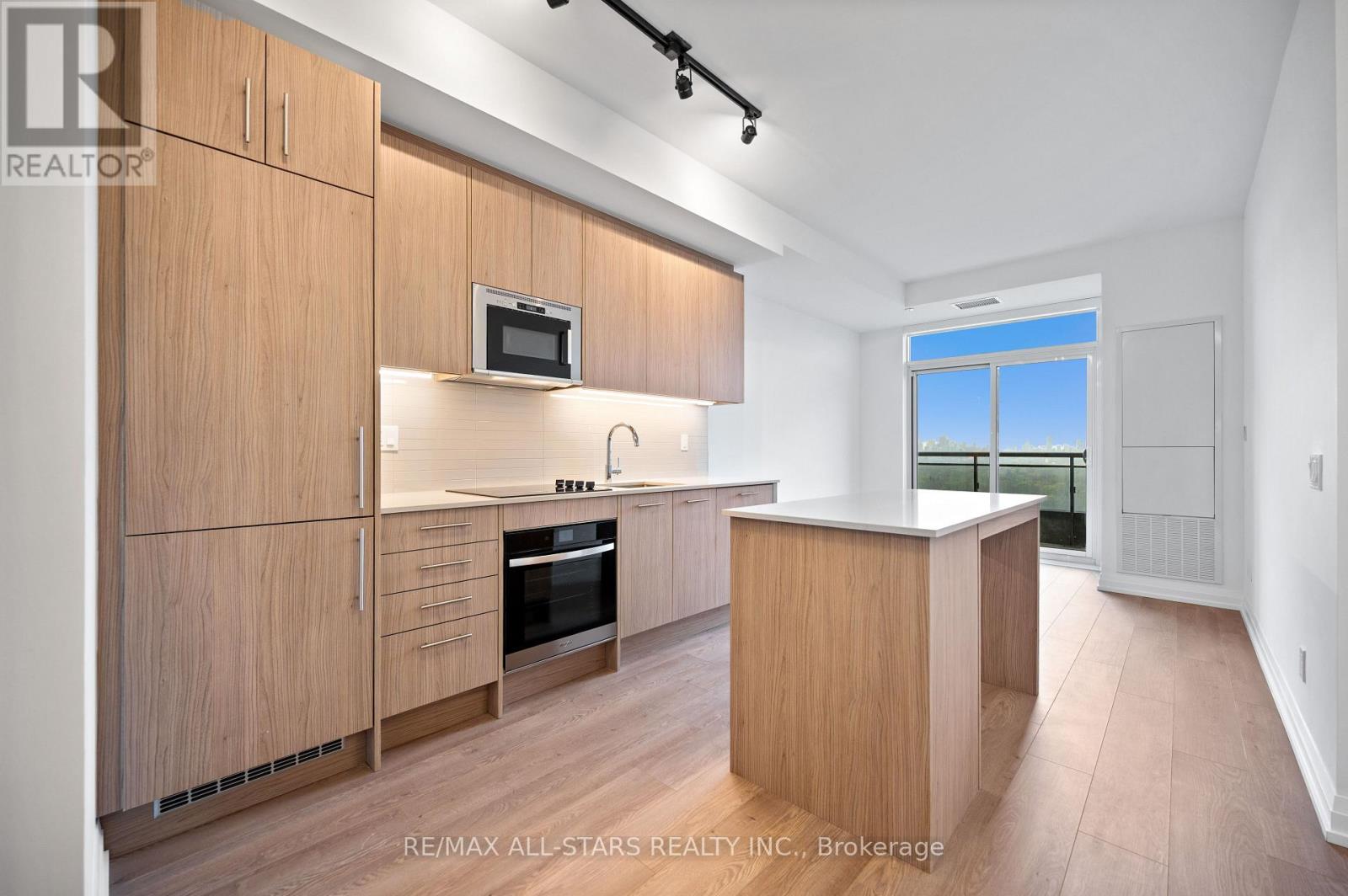 1811 - 286 Main Street, Toronto, Ontario  M4C 0B3 - Photo 12 - E13793858