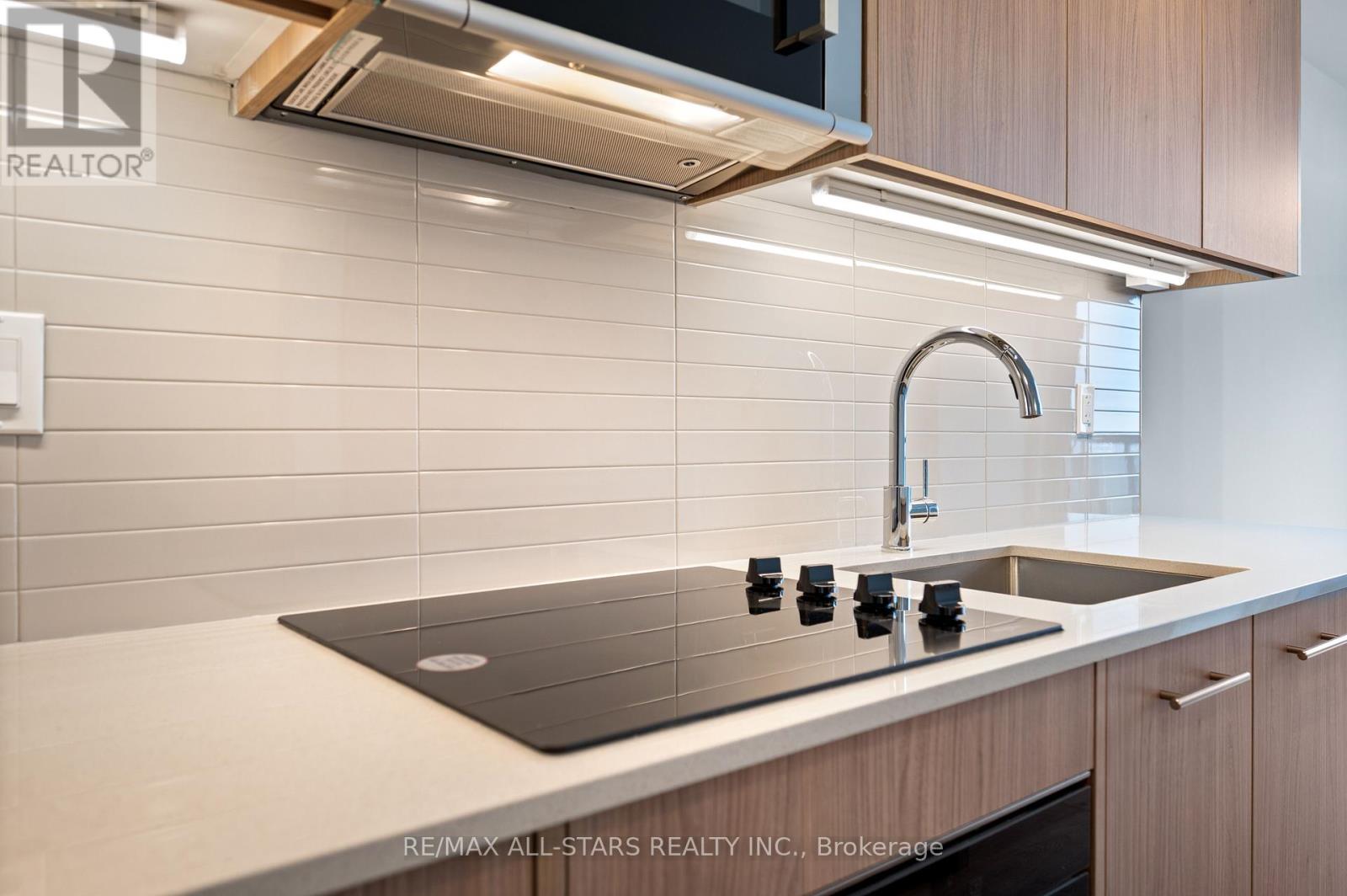 1811 - 286 Main Street, Toronto, Ontario  M4C 0B3 - Photo 15 - E13793858
