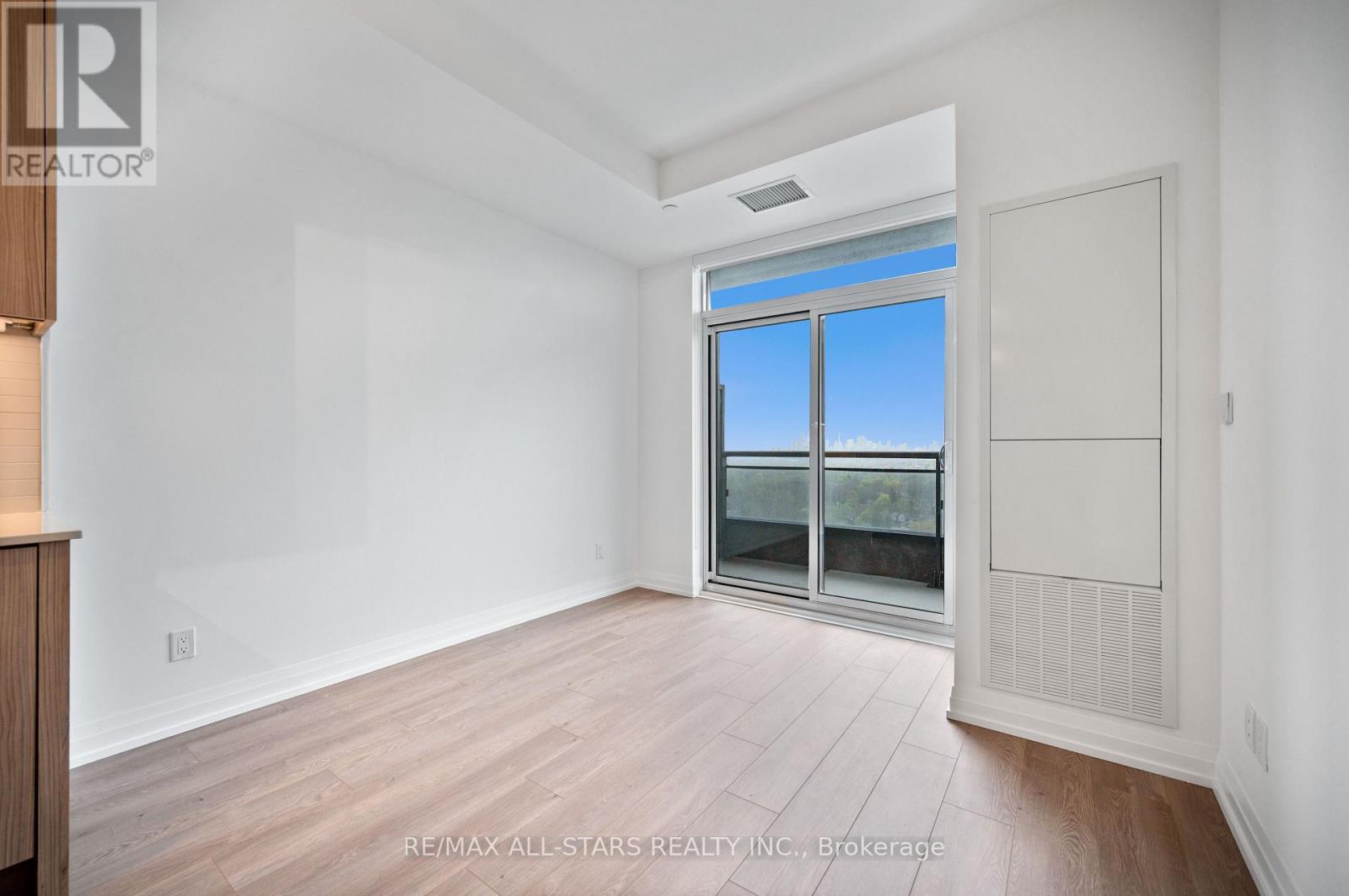 1811 - 286 Main Street, Toronto, Ontario  M4C 0B3 - Photo 18 - E13793858