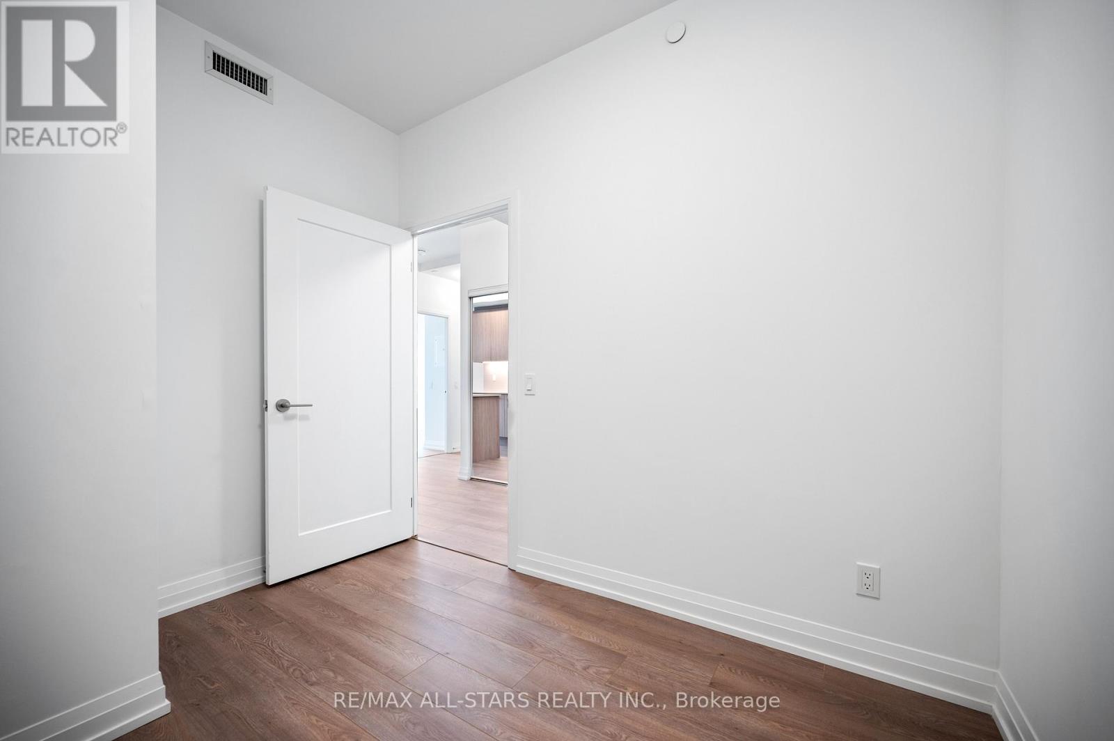 1811 - 286 Main Street, Toronto, Ontario  M4C 0B3 - Photo 29 - E13793858