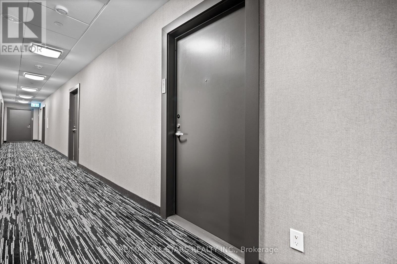 1811 - 286 Main Street, Toronto, Ontario  M4C 0B3 - Photo 8 - E13793858
