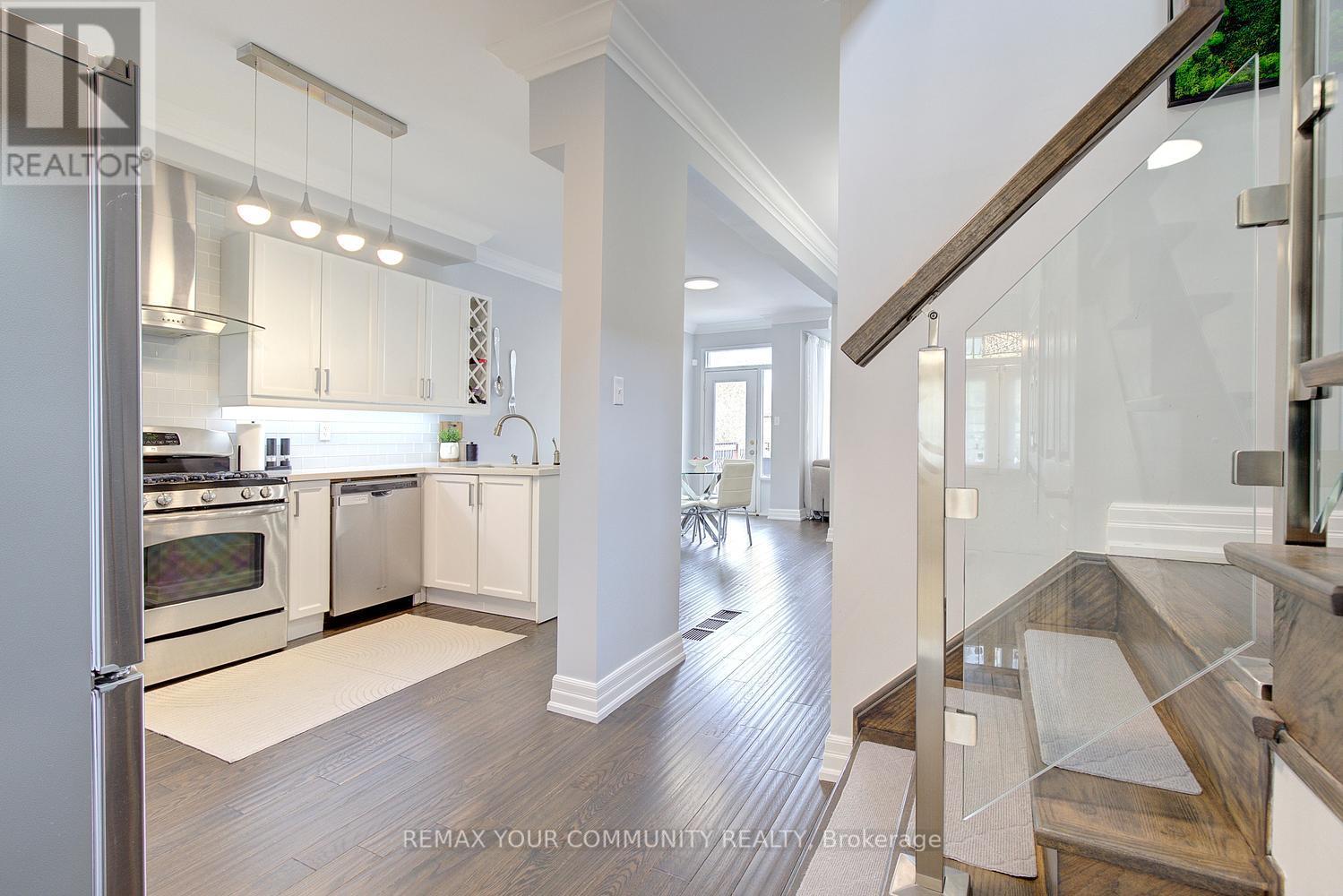 110 Big Hill Crescent, Vaughan, Ontario  L6A 4K7 - Photo 3 - N13793710