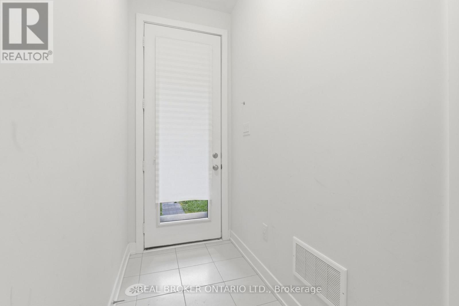 112 Stauffer Crescent, Markham, Ontario  L6B 1R1 - Photo 6 - N13793732