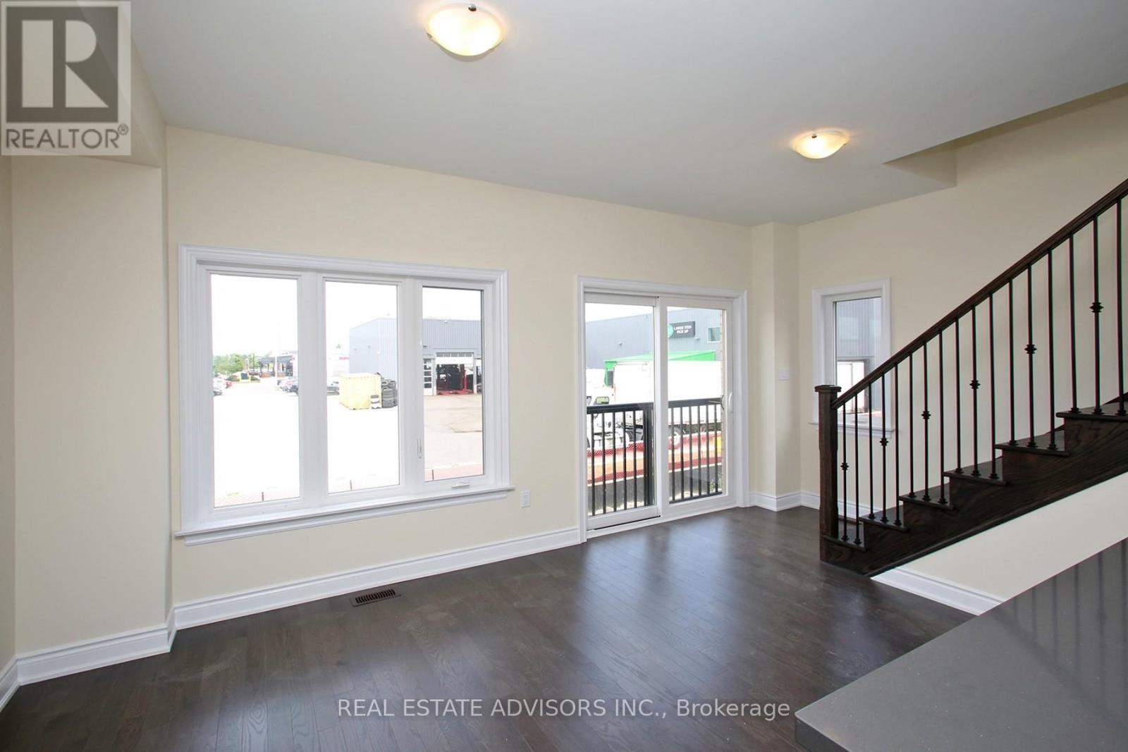 12 Elgin Court, Bradford West Gwillimbury (Bradford), Ontario  L3Z 4H7 - Photo 11 - N13793802